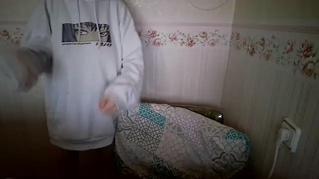 Snapshot of 0nlyLola chatting on October 27, 2:10 pm 0nlyLola online show from October 27, 2:10 pm