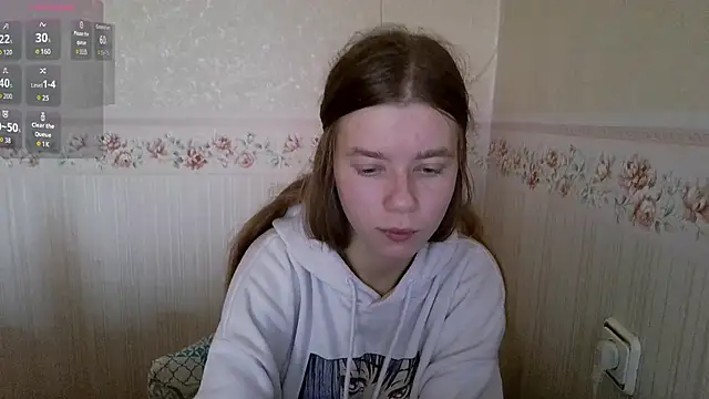 Snapshot of 0nlyLola chatting on October 28, 8:40 am 0nlyLola online show from October 28, 8:40 am