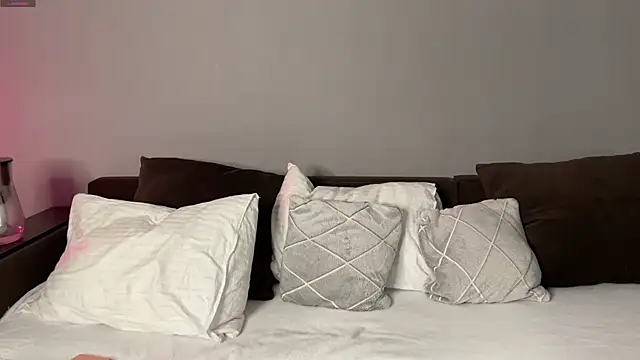 petalpage online show from November 10, 6:07 pm