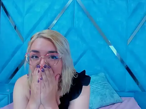 Snapshot of Eily_Blunts chatting on October 4, 1:42 pm Eily Blunts online show from October 4, 1:42 pm