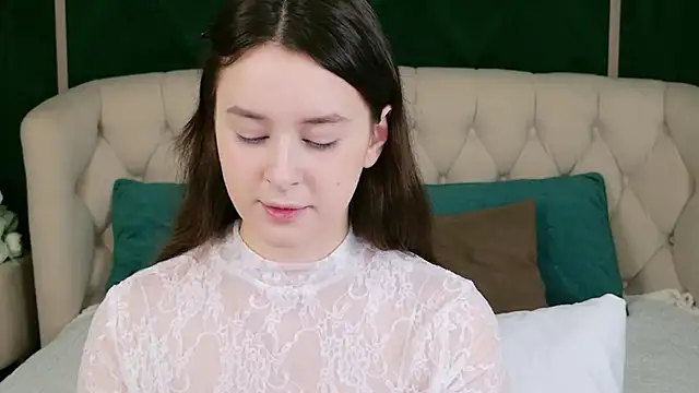 EvaSwen online show from April 18, 4:11 pm