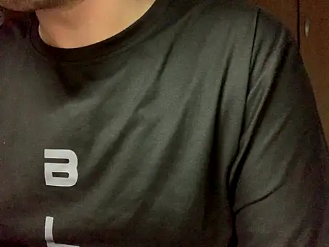 Snapshot of cazzo18cm3 chatting on November 30, 6:34 pm cazzo18cm3 online show from November 30, 6:34 pm