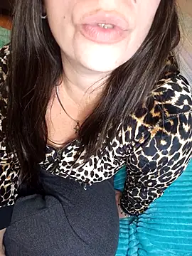 Snapshot of Amarteverdaderamente chatting on April 10, 3:01 am Amarteverdaderamente online show from April 10, 3:01 am