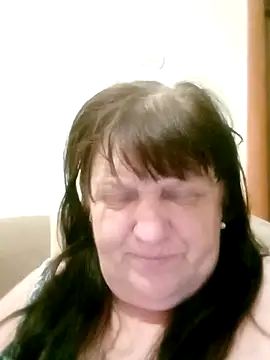 Snapshot of Apeesynka55211 chatting on May 6, 6:24 pm Apeesynka55211 online show from May 6, 6:24 pm