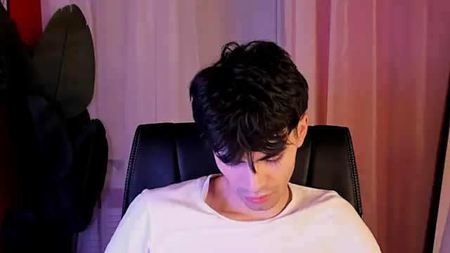 Snapshot of JaremyHarris chatting on November 18, 4:17 am JaremyHarris online show from November 18, 4:17 am