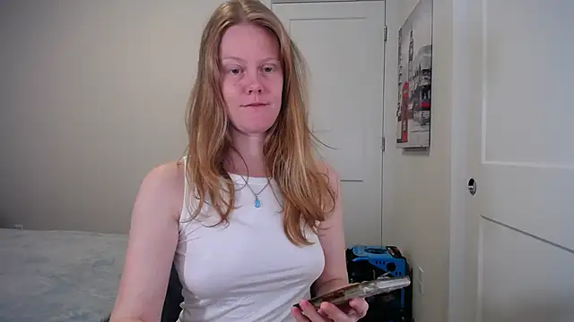 Snapshot of naughtyfox89 chatting on March 15, 10:05 pm naughtyfox89 online show from March 15, 10:05 pm