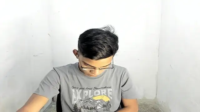 Snapshot of Deivi_colins_23 chatting on October 8, 11:57 pm Deivi colins 23 online show from October 8, 11:57 pm