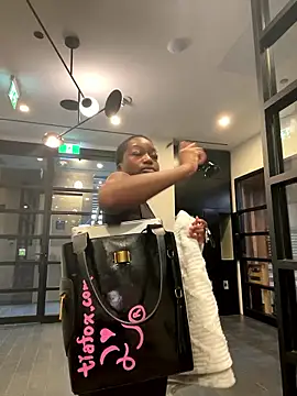 tia   fox online show from January 13, 2:55 pm