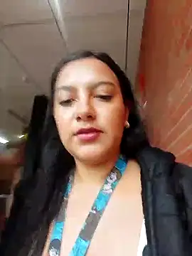 Snapshot of Sexy_Nayra_outdoors chatting on October 22, 10:09 pm Sexy Nayra outdoors online show from October 22, 10:09 pm