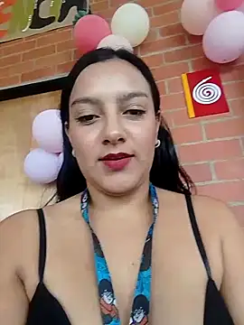Snapshot of Sexy_Nayra_outdoors chatting on October 24, 6:04 pm Sexy Nayra outdoors online show from October 24, 6:04 pm