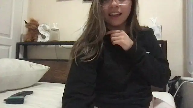 bunnygorl12 online show from December 1, 3:44 am