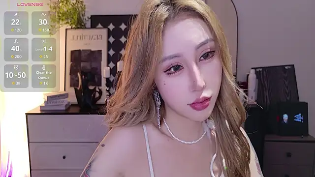 funnygirl0929 online show from December 17, 4:02 pm