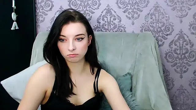 DominantLuna online show from January 6, 3:49 pm