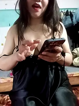 Snapshot of ZingCii chatting on October 16, 4:30 pm ZingCii online show from October 16, 4:30 pm