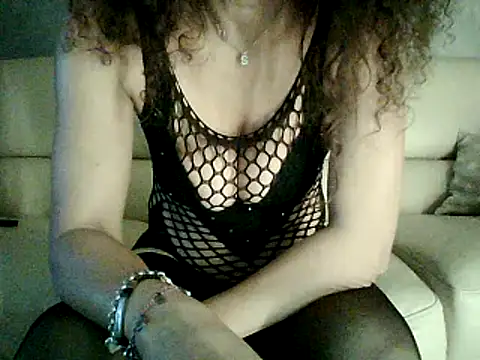 Snapshot of Bruna78 chatting on October 28, 8:11 pm Bruna78 online show from October 28, 8:11 pm