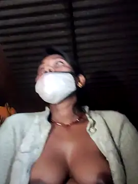 Katrina kaif143 online show from December 14, 10:31 am