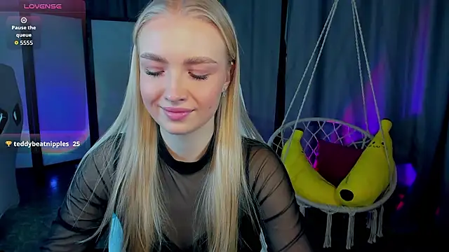 TessaGrays online show from February 4, 7:47 am