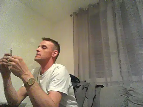 Snapshot of shorty-phat chatting on November 13, 1:04 am shorty-phat online show from November 13, 1:04 am