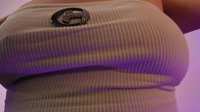 Snapshot of Alana-sweet chatting on October 9, 7:34 pm Alana-sweet online show from October 9, 7:34 pm