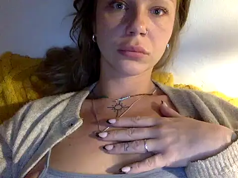 MiraLuna online show from October 9, 9:24 pm