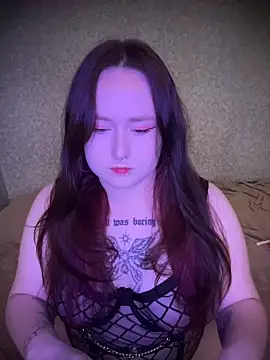 BambiGlow online show from October 20, 7:31 am