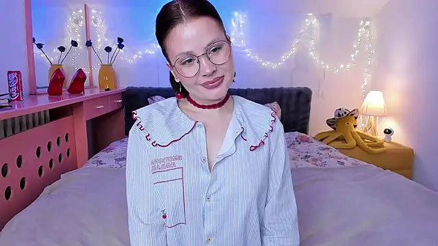 Me-Dea online show from March 6, 7:27 am