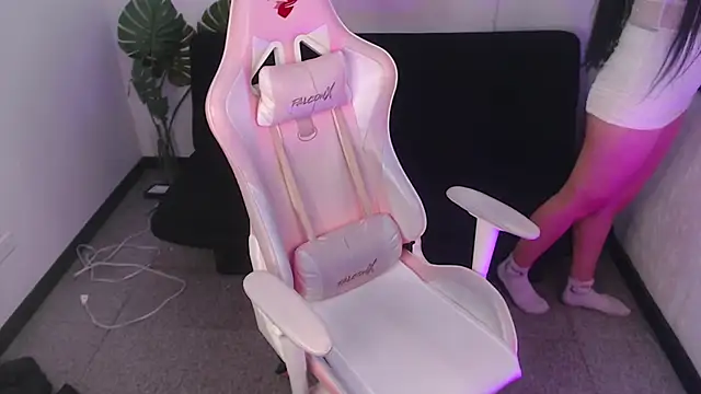 Lexy Storm 18 online show from October 31, 7:04 pm