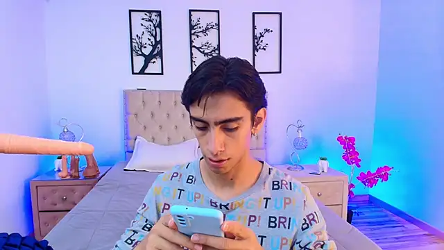 uyukie online show from October 4, 12:36 pm