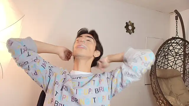 uyukie online show from October 14, 12:06 pm