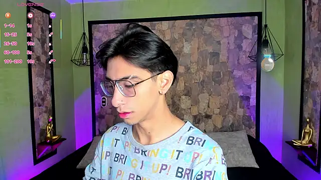 uyukie online show from October 18, 12:28 pm