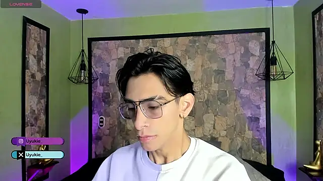 uyukie online show from October 21, 12:17 pm