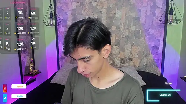 uyukie online show from October 23, 11:42 am