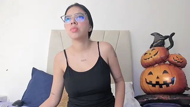 Ainoa Pink online show from October 11, 7:56 pm