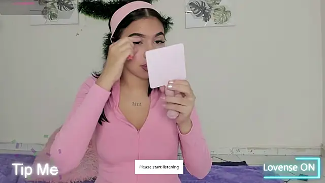 Ainoa Pink online show from December 3, 12:36 pm