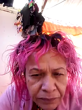 Jarleylakatire online show from October 9, 4:05 pm