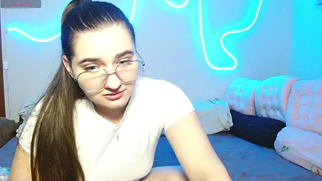 cutieblush online show from October 3, 11:24 pm