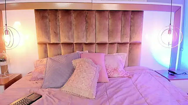 SamyShark online show from April 24, 8:39 am