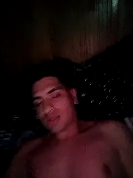 Snapshot of daniandr119 chatting on November 6, 4:35 am daniandr119 online show from November 6, 4:35 am
