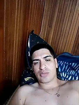 Snapshot of daniandr119 chatting on November 13, 12:42 am daniandr119 online show from November 13, 12:42 am