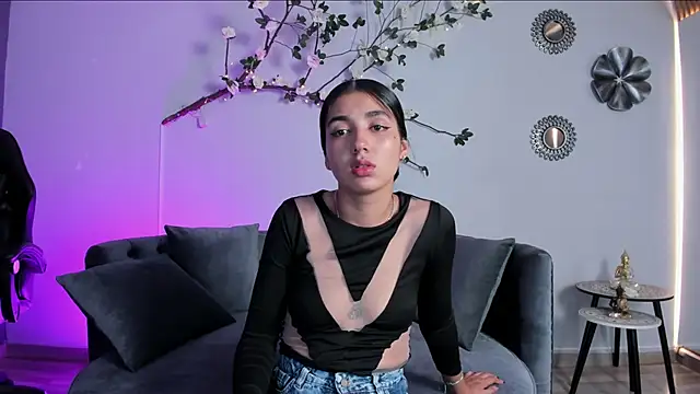 Snapshot of cloe_taylor__ chatting on November 23, 1:33 pm cloe taylor online show from November 23, 1:33 pm