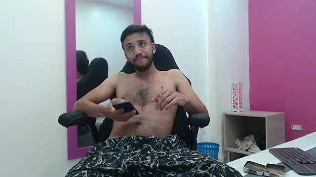 Juan FelipeX01 online show from October 15, 3:34 pm