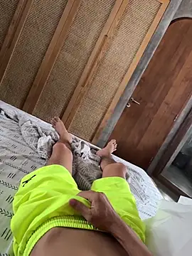 Snapshot of HenryLee1983-cums chatting on October 5, 2:10 am HenryLee1983-cums online show from October 5, 2:10 am