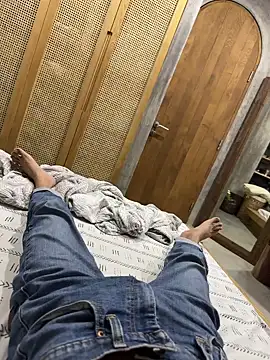 Snapshot of HenryLee1983-cums chatting on October 5, 2:15 pm HenryLee1983-cums online show from October 5, 2:15 pm