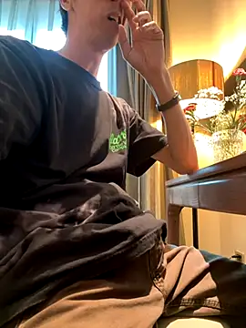 Snapshot of HenryLee1983-cums chatting on October 7, 8:33 am HenryLee1983-cums online show from October 7, 8:33 am