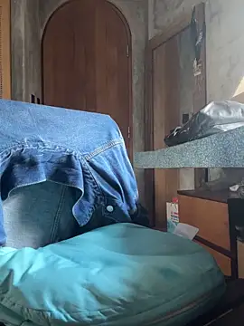 HenryLee1983-cums online show from May 9, 5:34 am