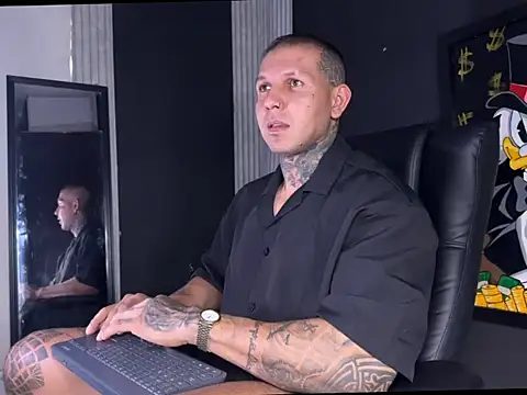 MAXIMO VEGA online show from October 24, 8:27 pm