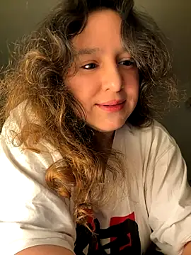 Snapshot of Luisaa_rosee chatting on October 30, 1:40 am Luisaa rosee online show from October 30, 1:40 am