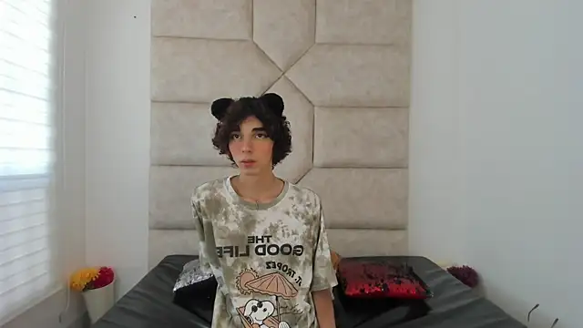 Snapshot of Scaarlett_22_ chatting on October 2, 5:42 pm Scaarlett 22  online show from October 2, 5:42 pm