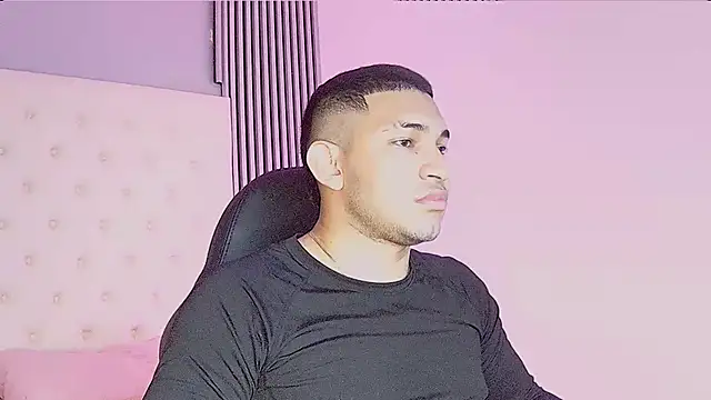 Snapshot of venedic_bull chatting on October 15, 8:20 pm venedic bull online show from October 15, 8:20 pm