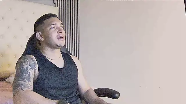 Snapshot of venedic_bull chatting on October 18, 8:09 pm venedic bull online show from October 18, 8:09 pm